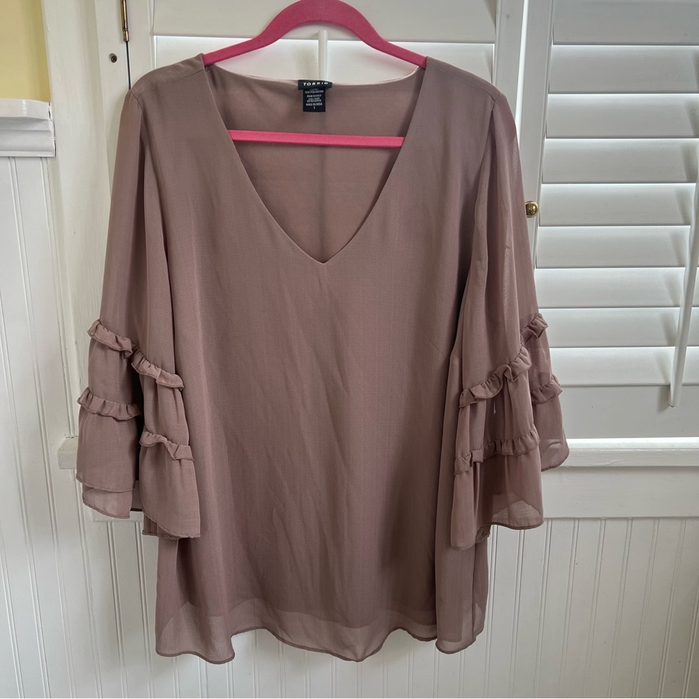 Torrid 11189174 Taupe Crinkle Chiffon Bell Sleeve V-Neck Blouse Plus Size 1X
